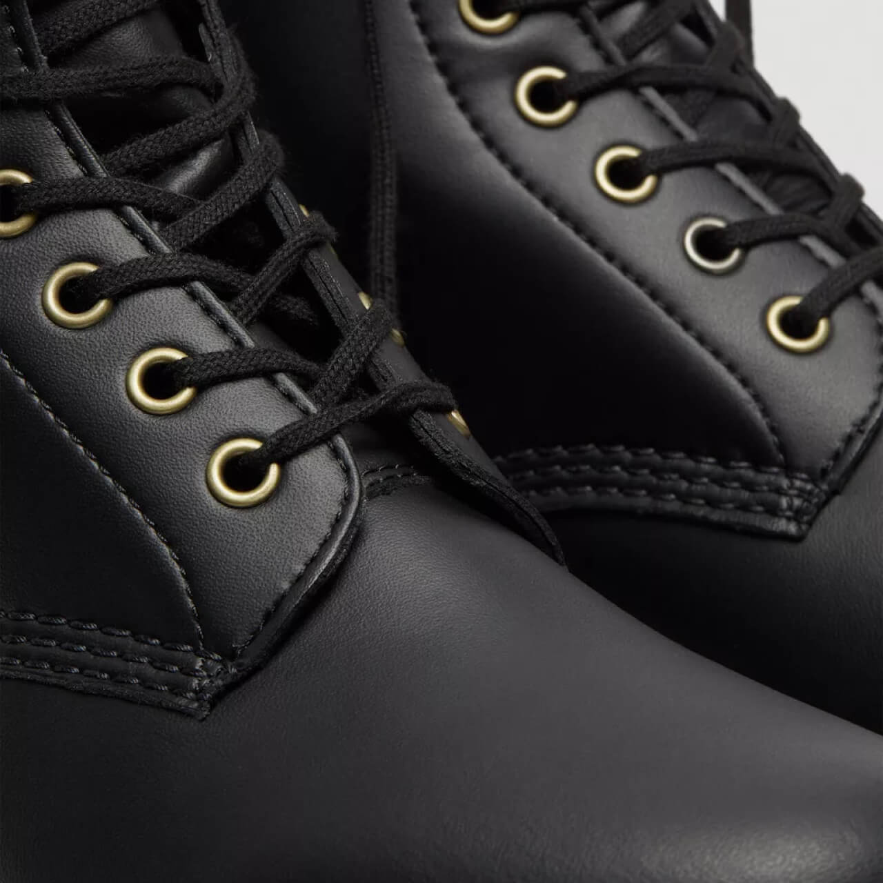 Ghete negre Dr. Martens 1460 Vegan
