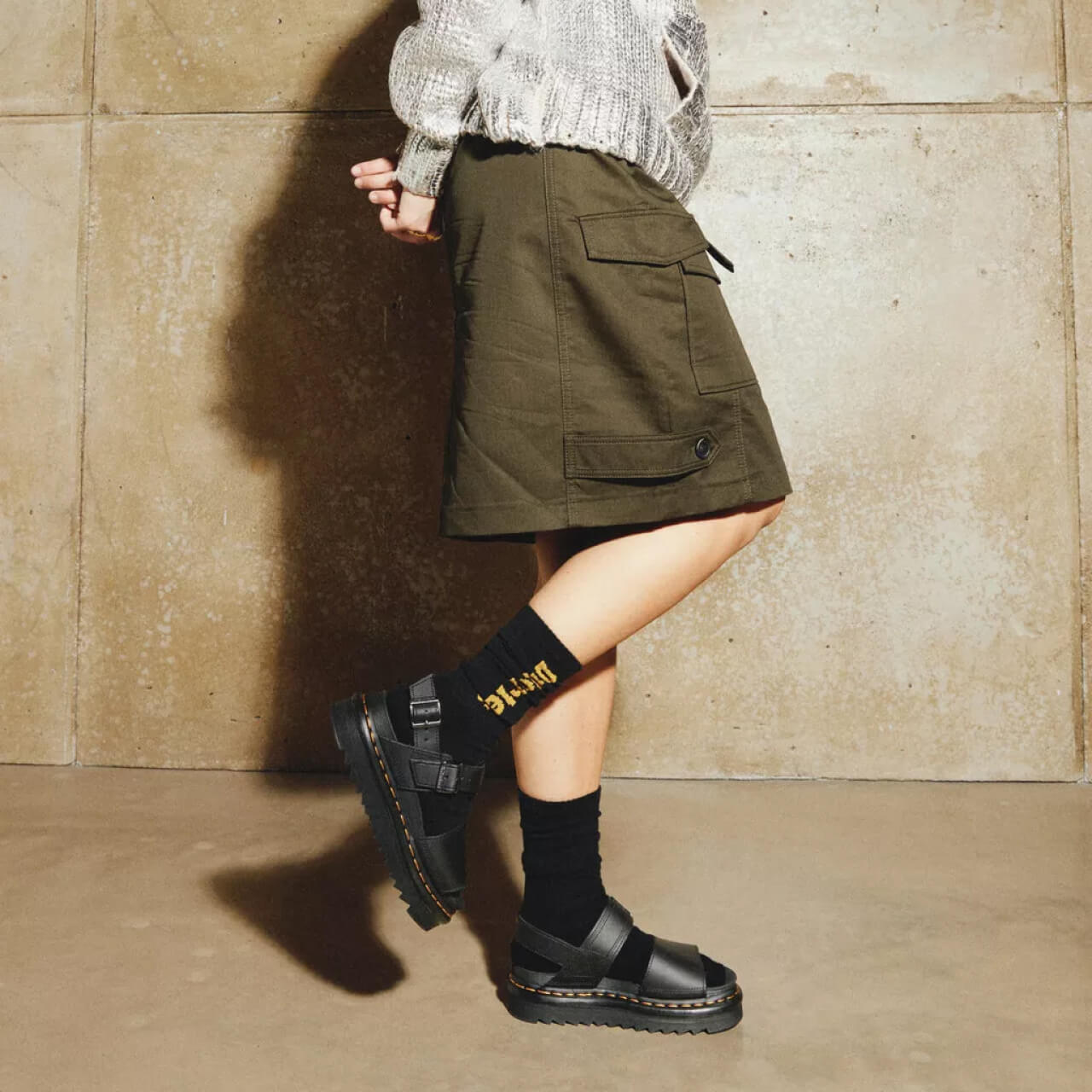 Sandale negre Dr. Martens Voss de damă 1