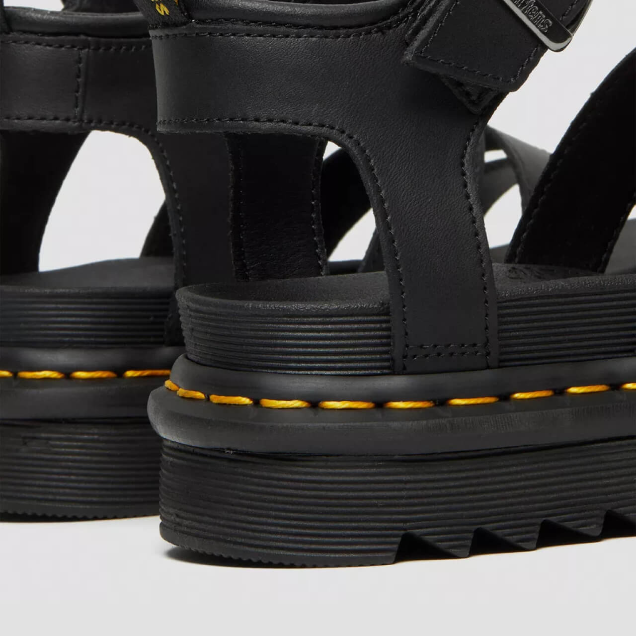 Sandale negre Dr. Martens Blaire de damă