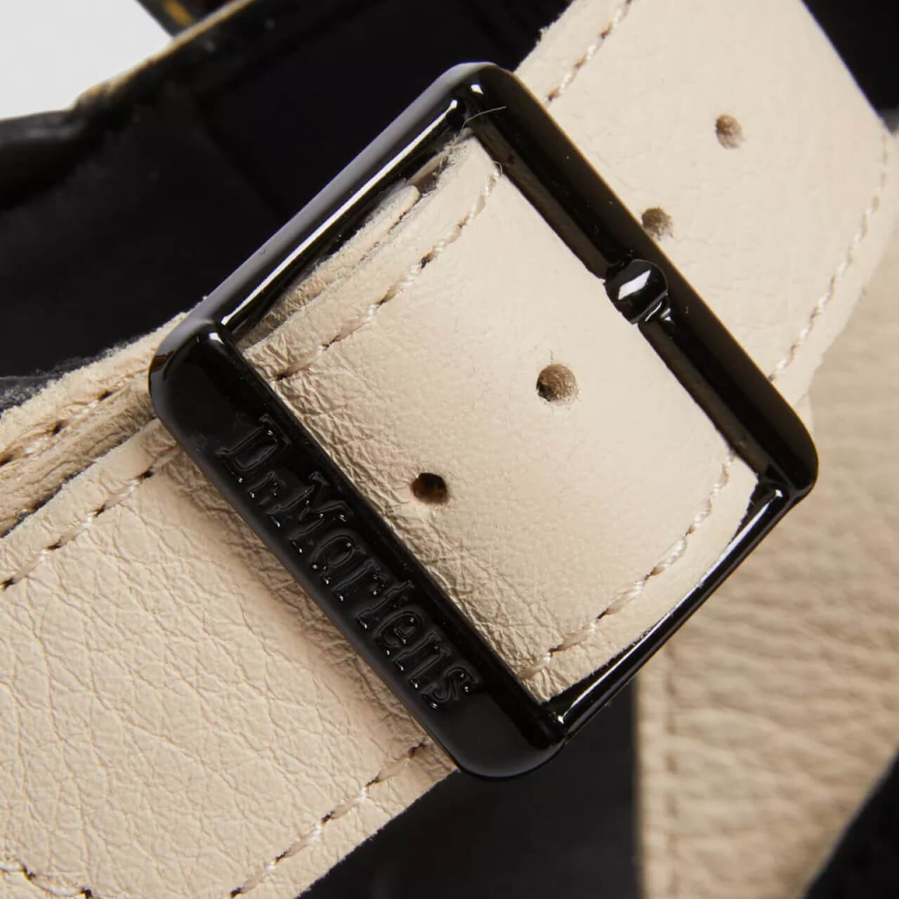 Sandale bej Dr. Martens Blaire de damă