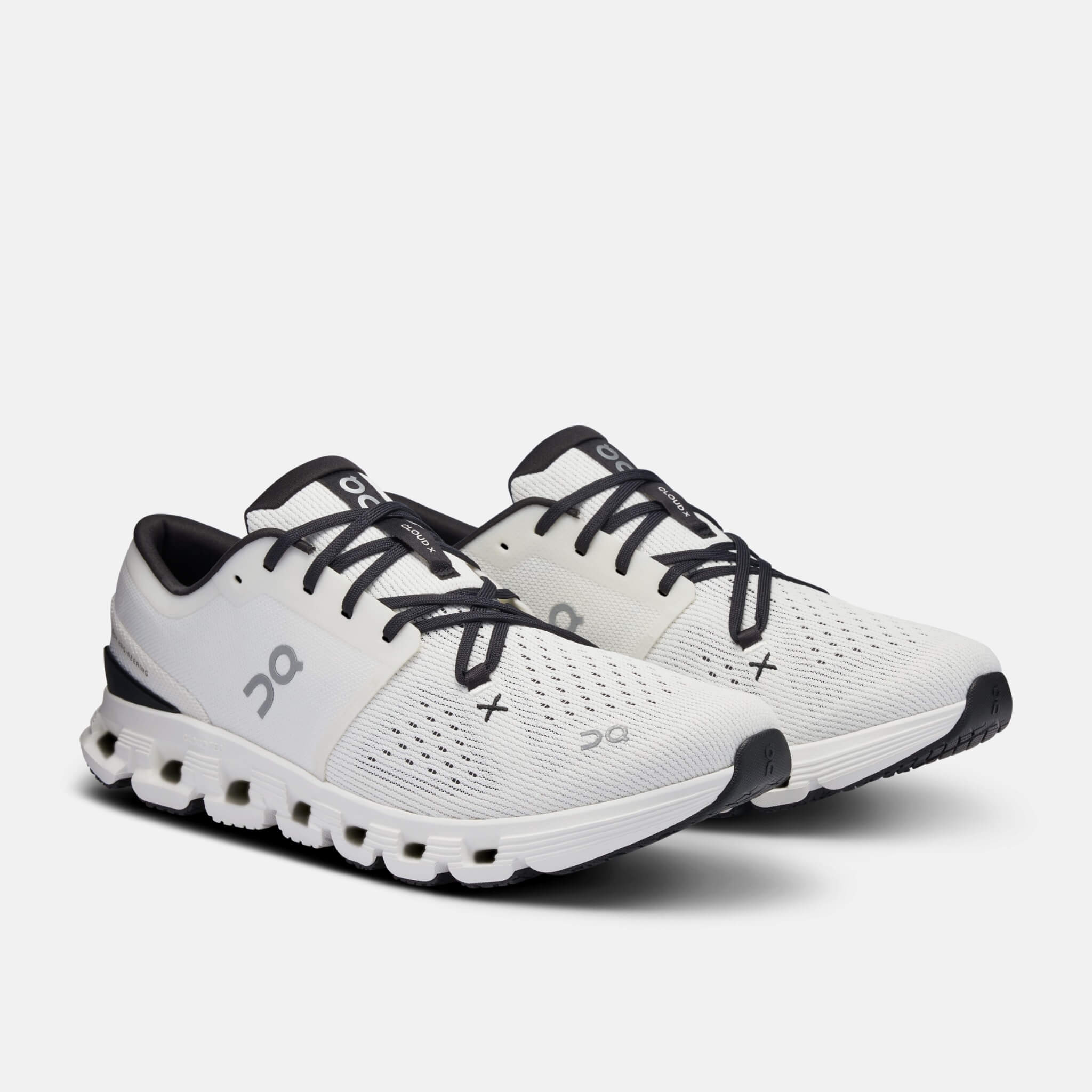Pantofi de alergare albi On Cloud X 4 bărbați