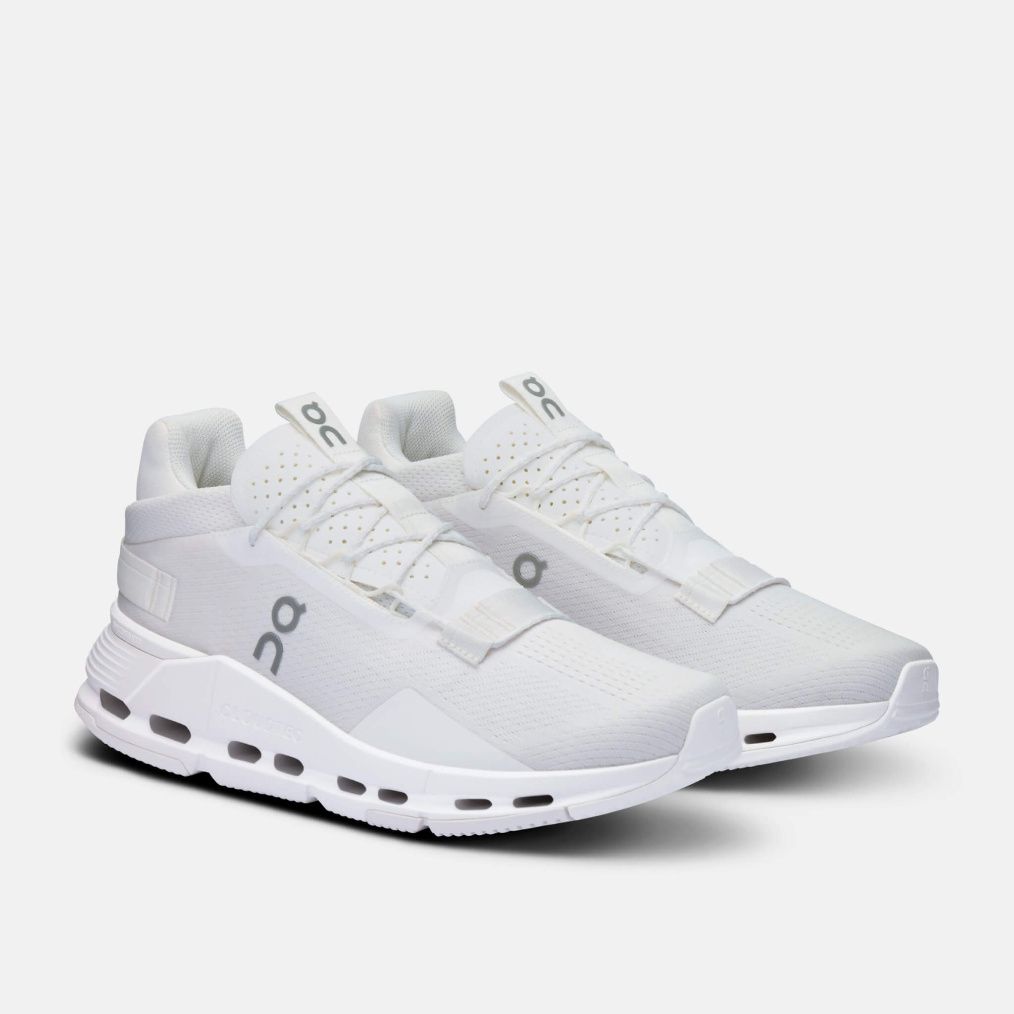 Pantofi sport casual albi On Cloudnova 2 de damă