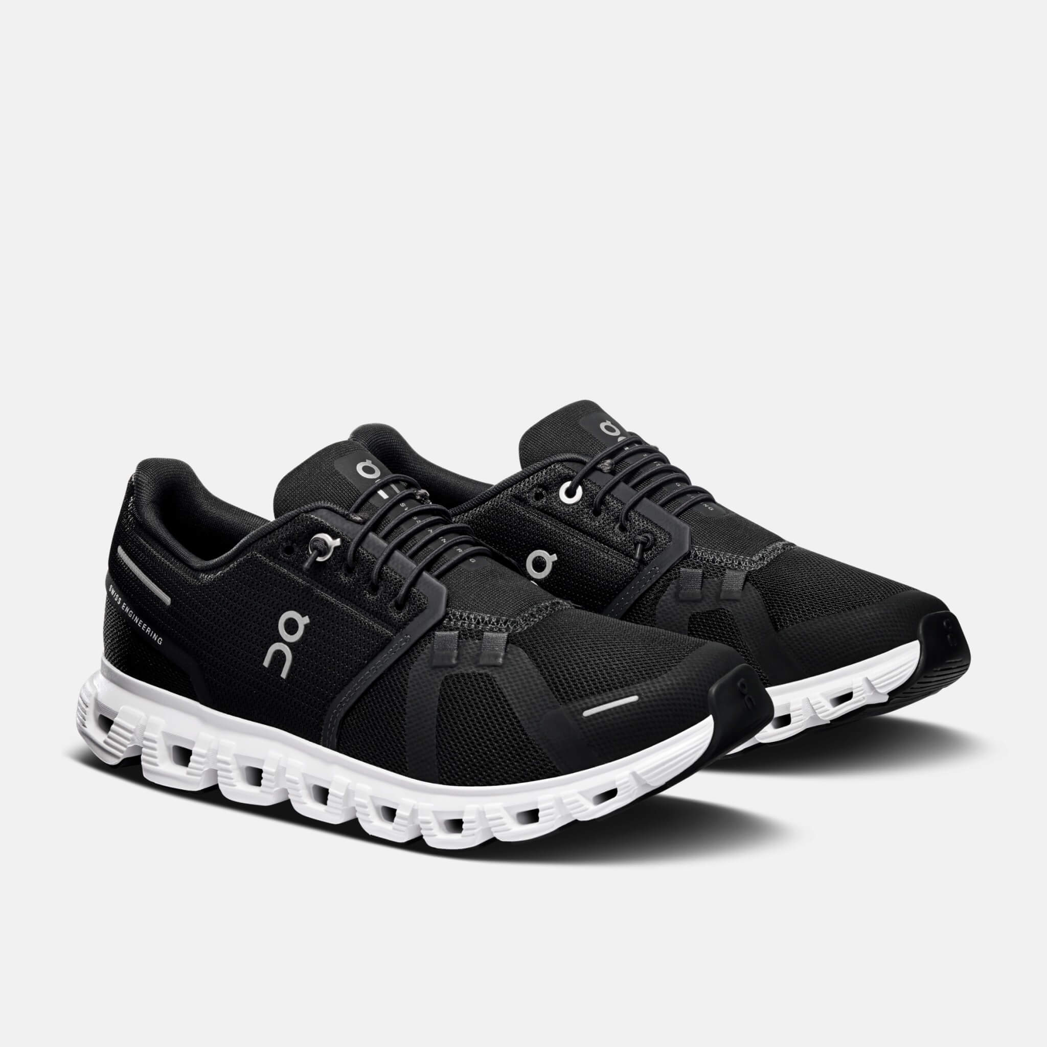 Pantofi de alergare alb-negru On Cloud 6 de damă