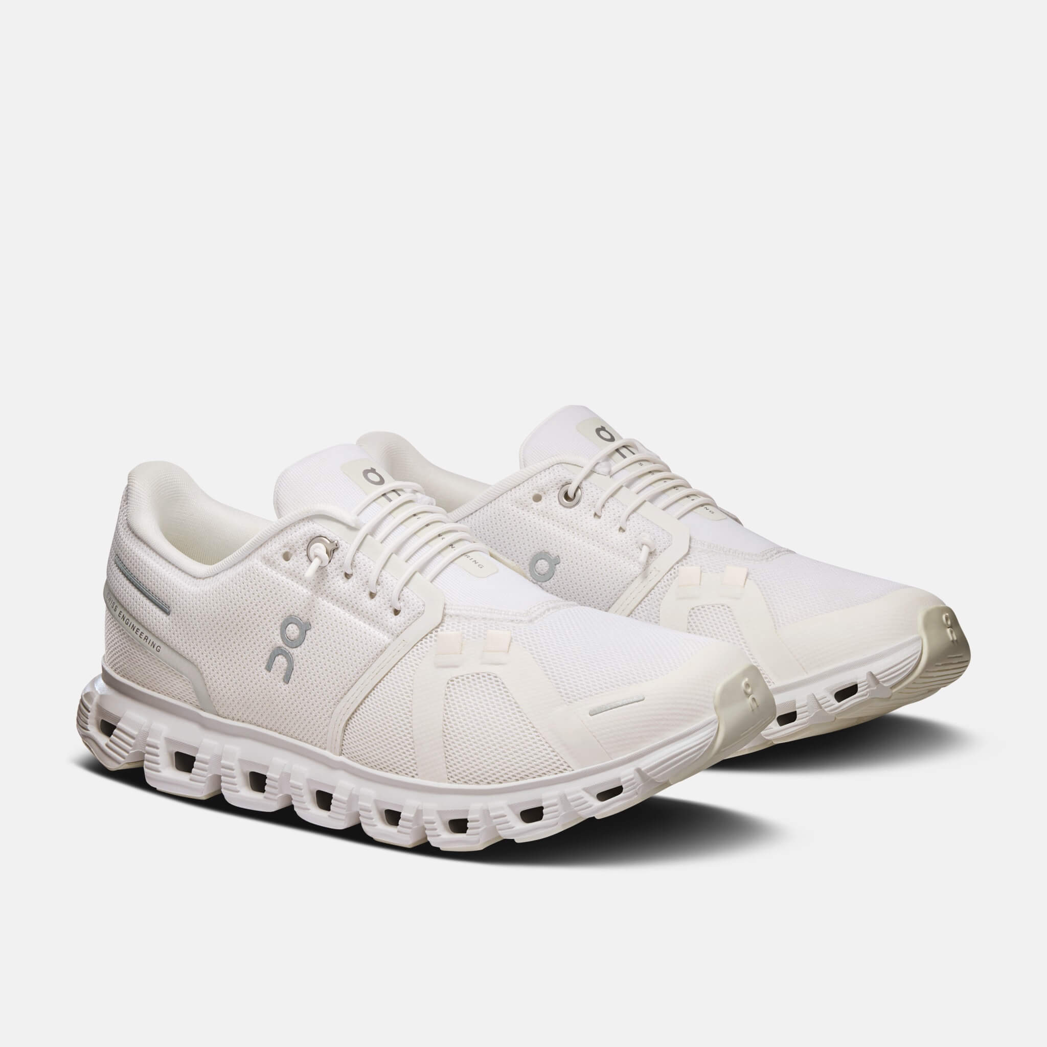 Pantofi sport casual albi On Cloud 6 de damă