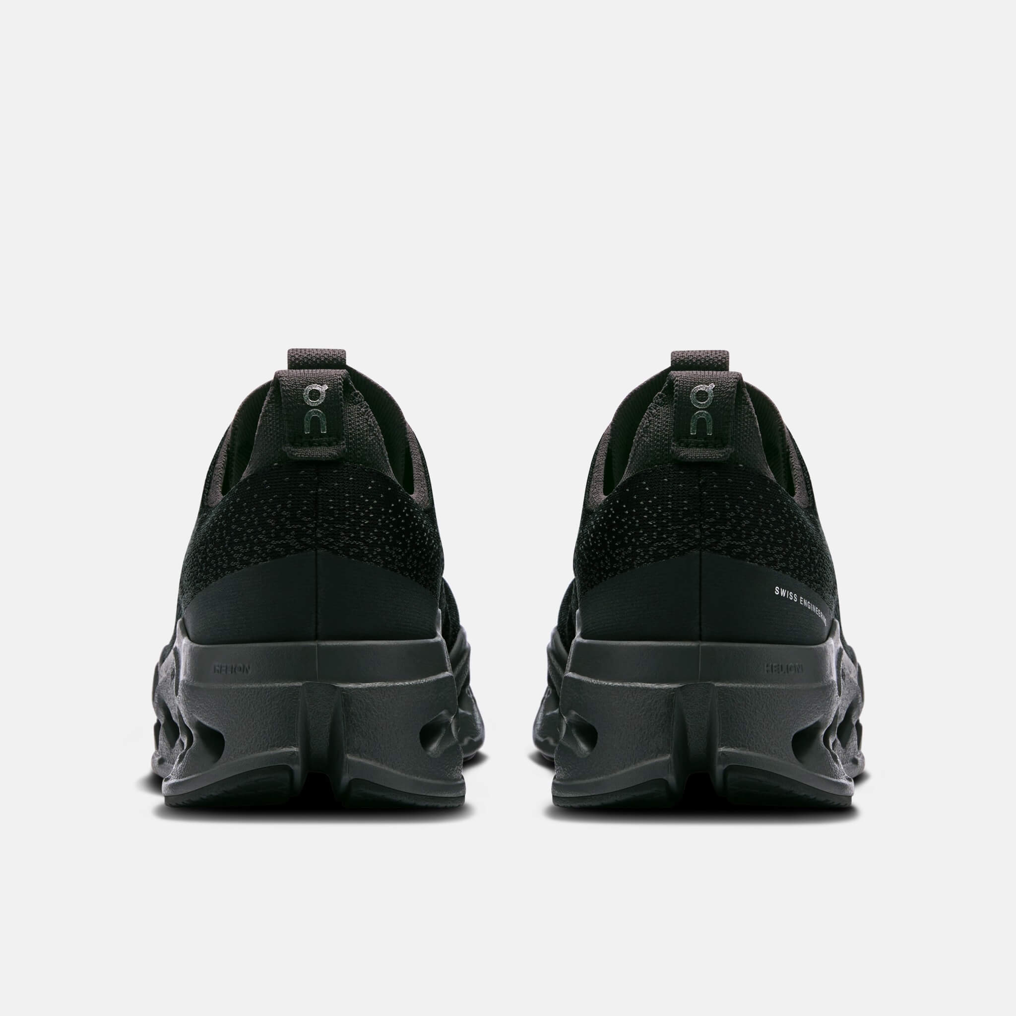 Pantofi de alergare negri On Cloudsurfer Max de damă