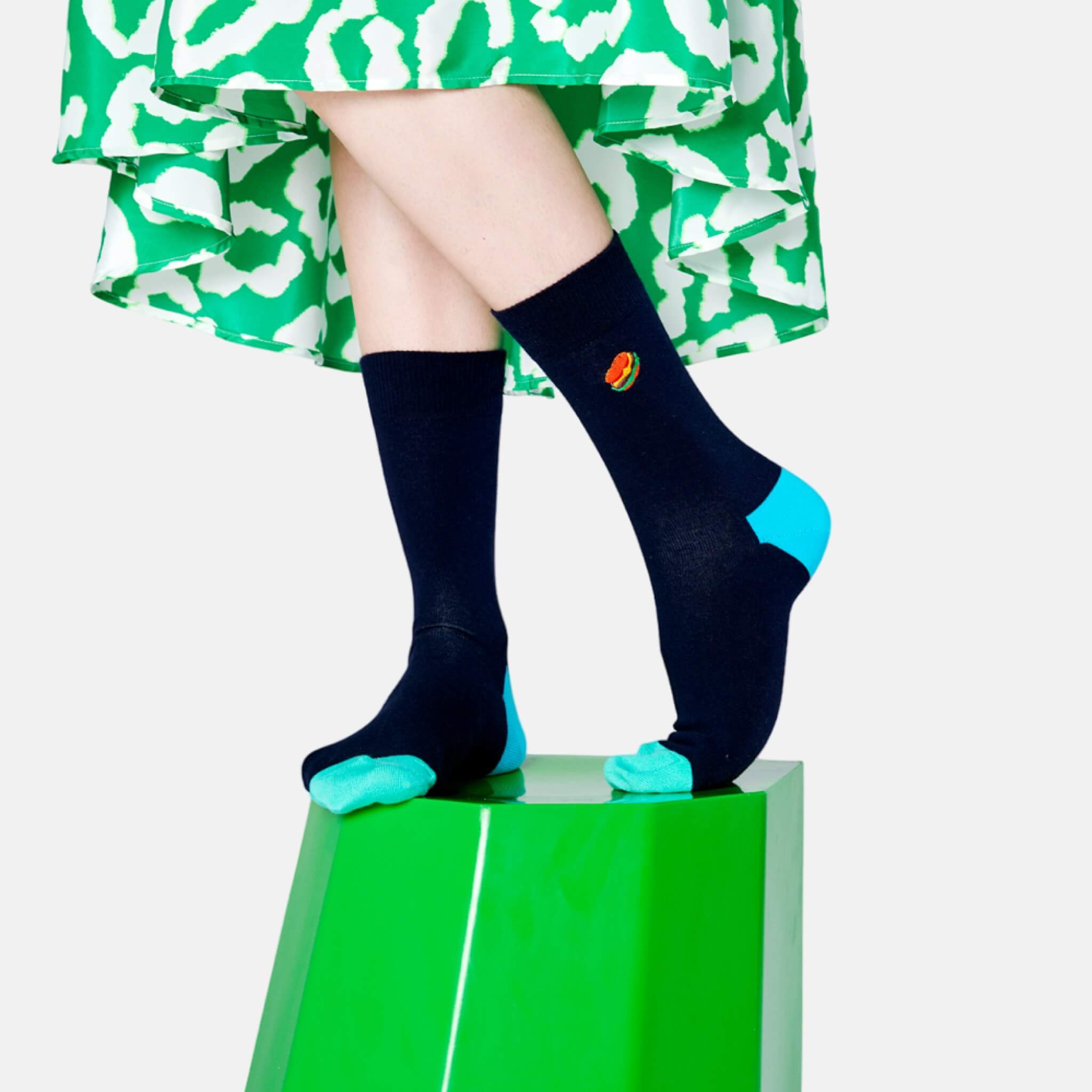 Șosete albastru închis Happy Socks cu hamburger brodat, model Embroidery Hamburger