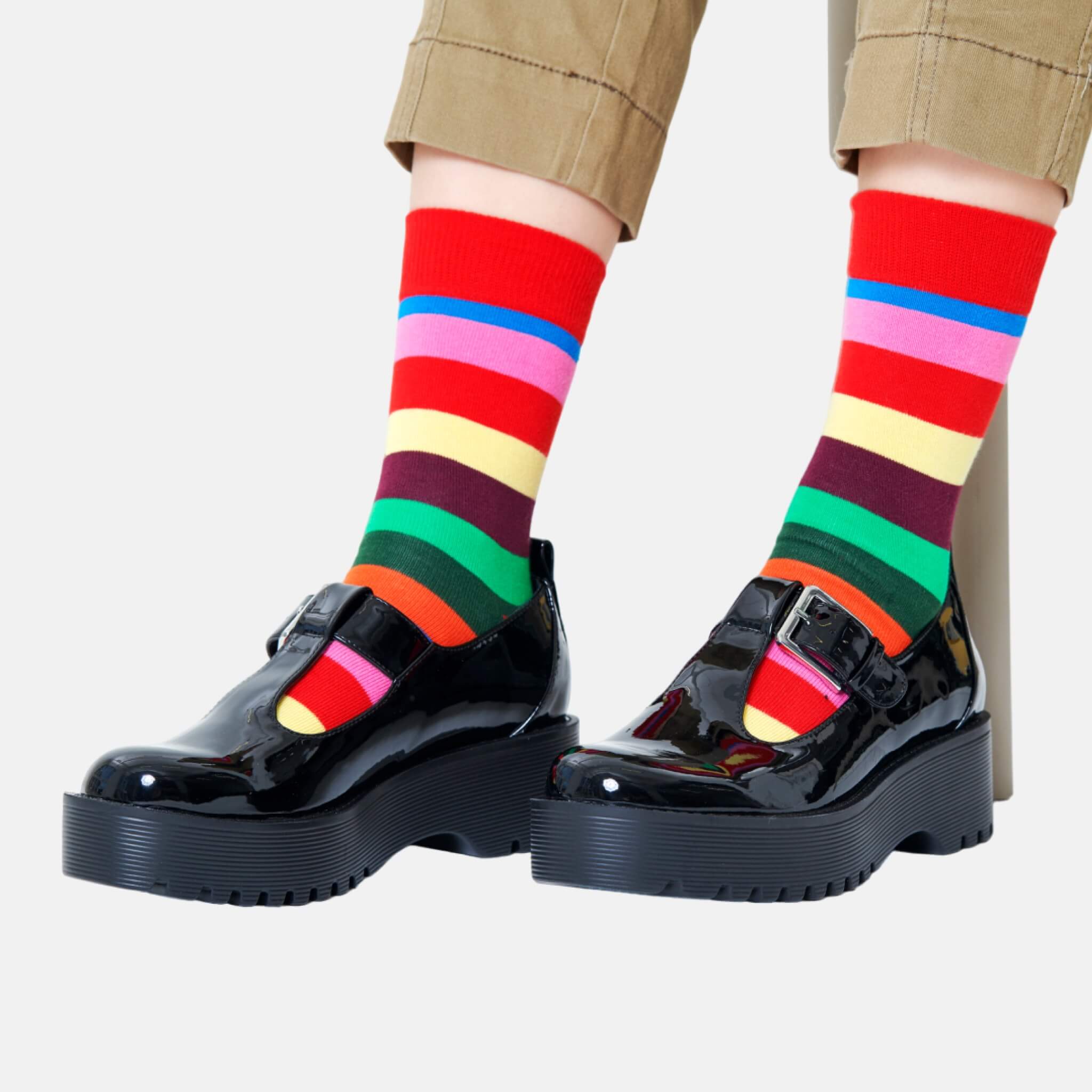 Șosete roșii Happy Socks cu dungi colorate, model Stripe