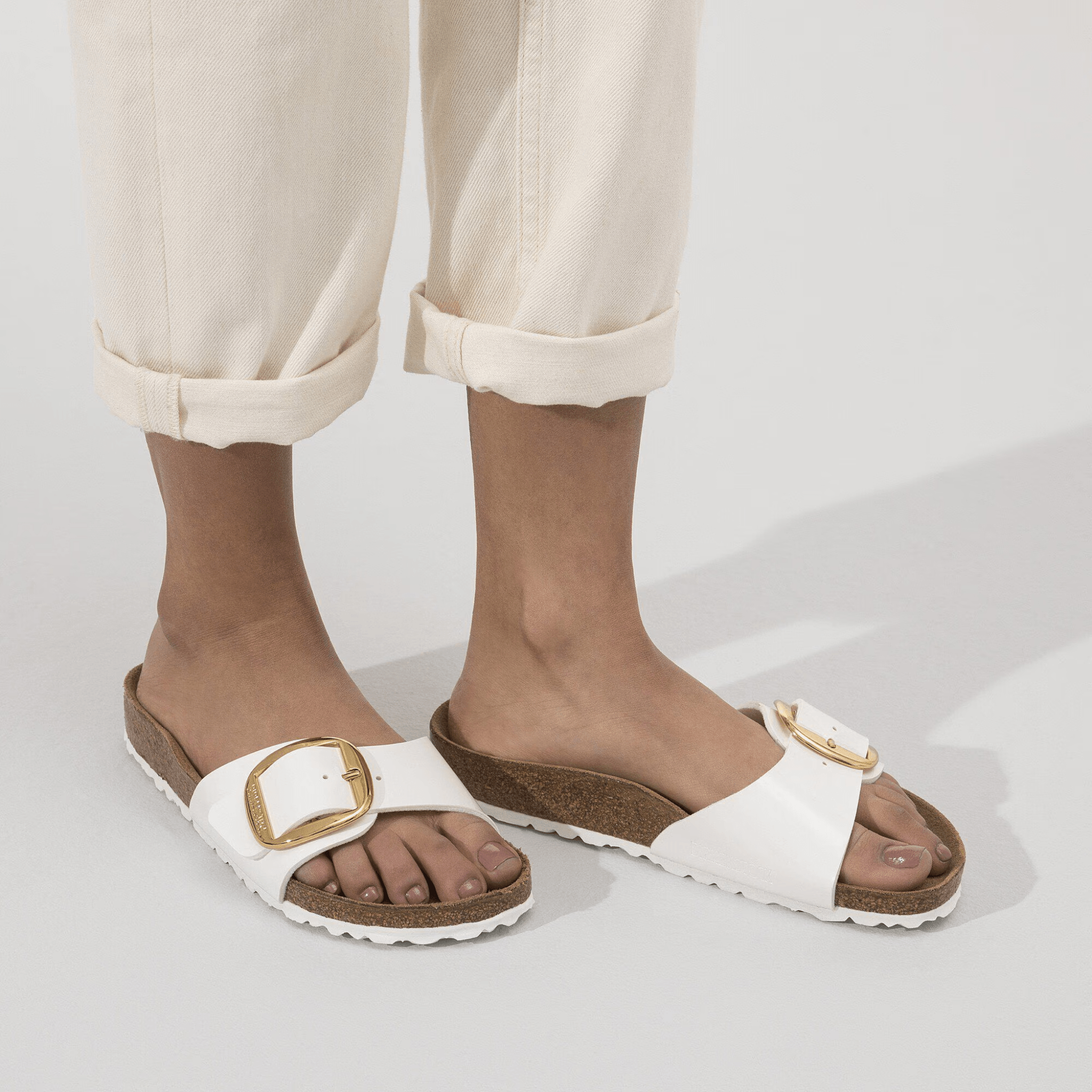 Papuci narrow Birkenstock Madrid Big Buckle Birko-Flor Patent alb-auriu