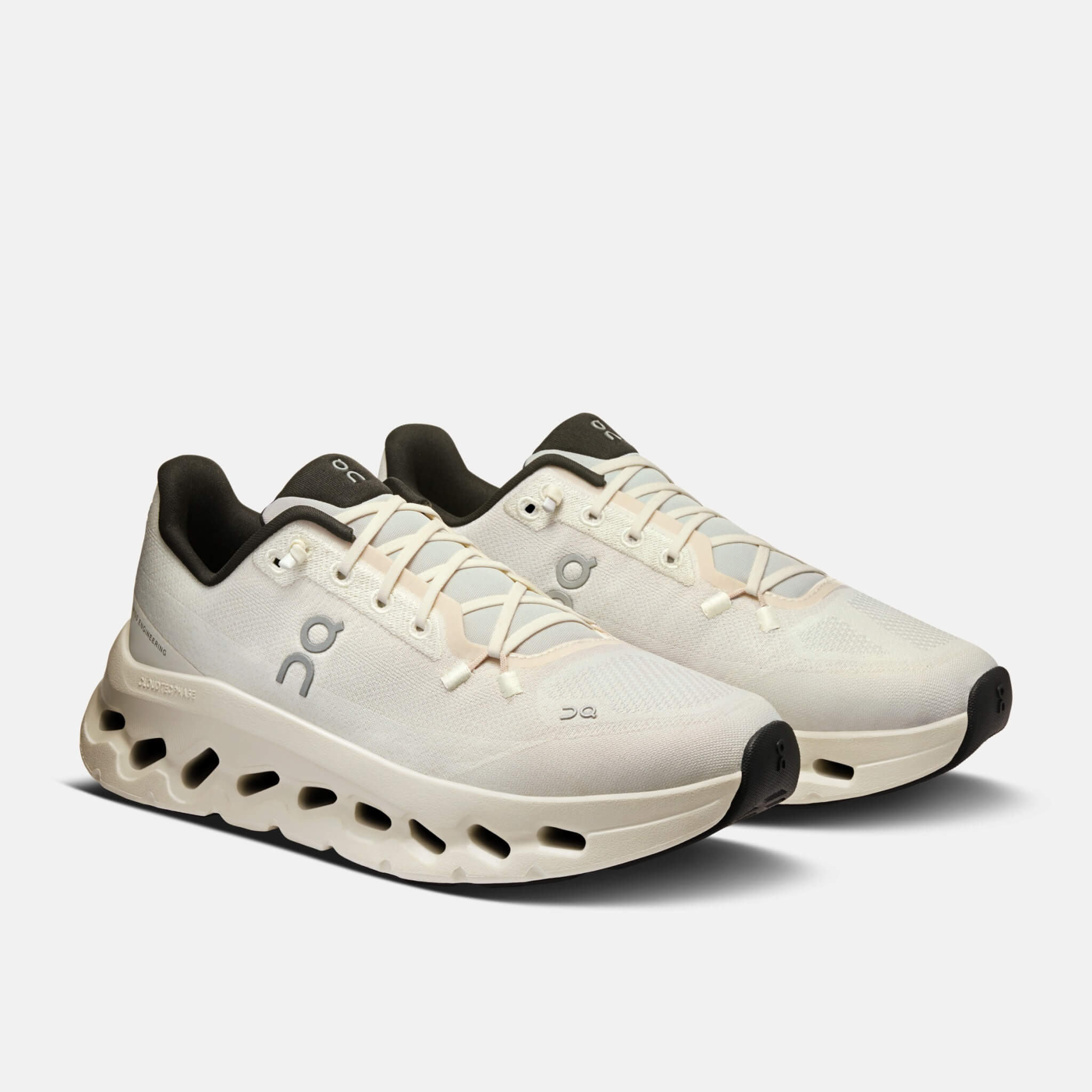Pantofi sport casual albi On Cloudtilt de damă