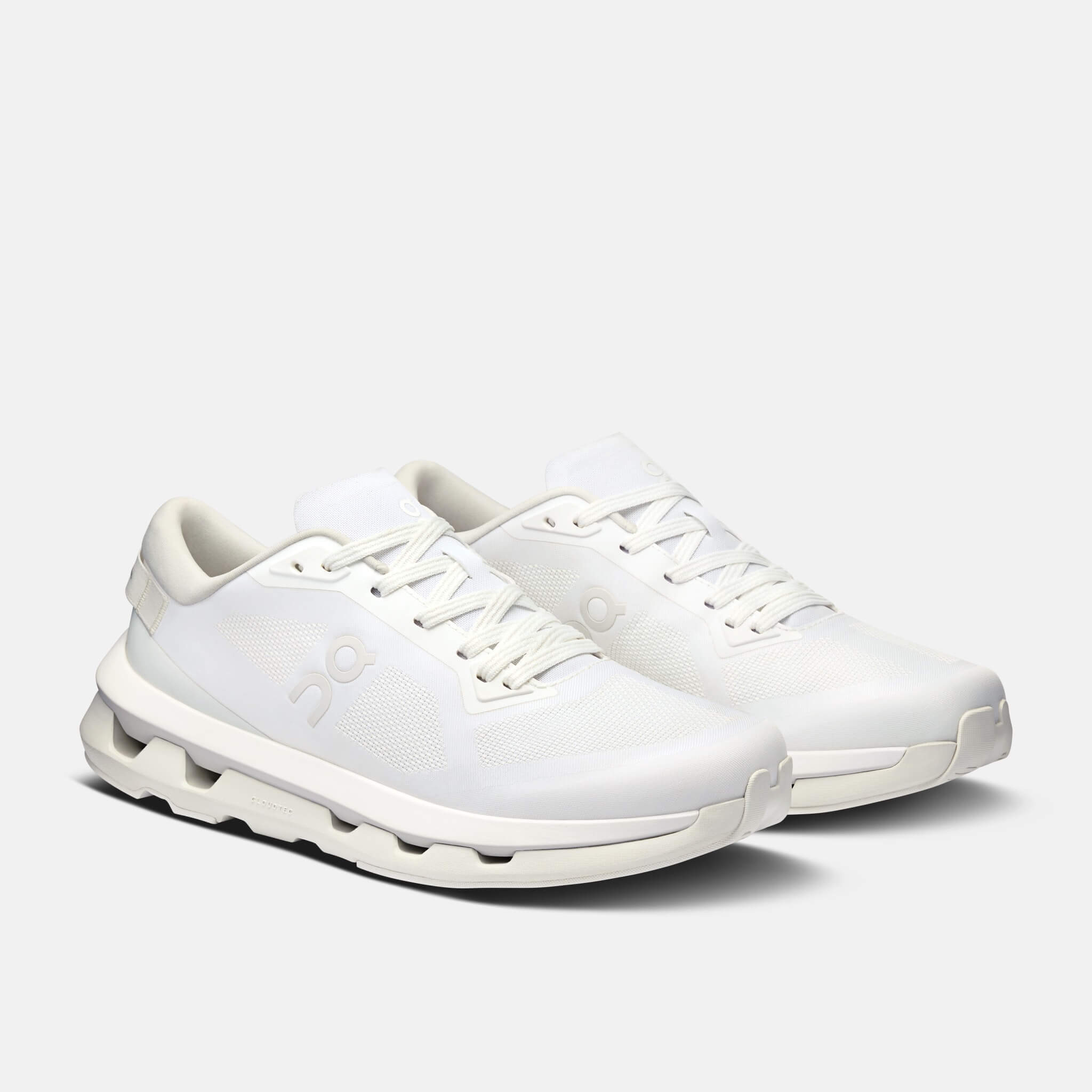 Pantofi sport casual albi On Cloudzone de damă