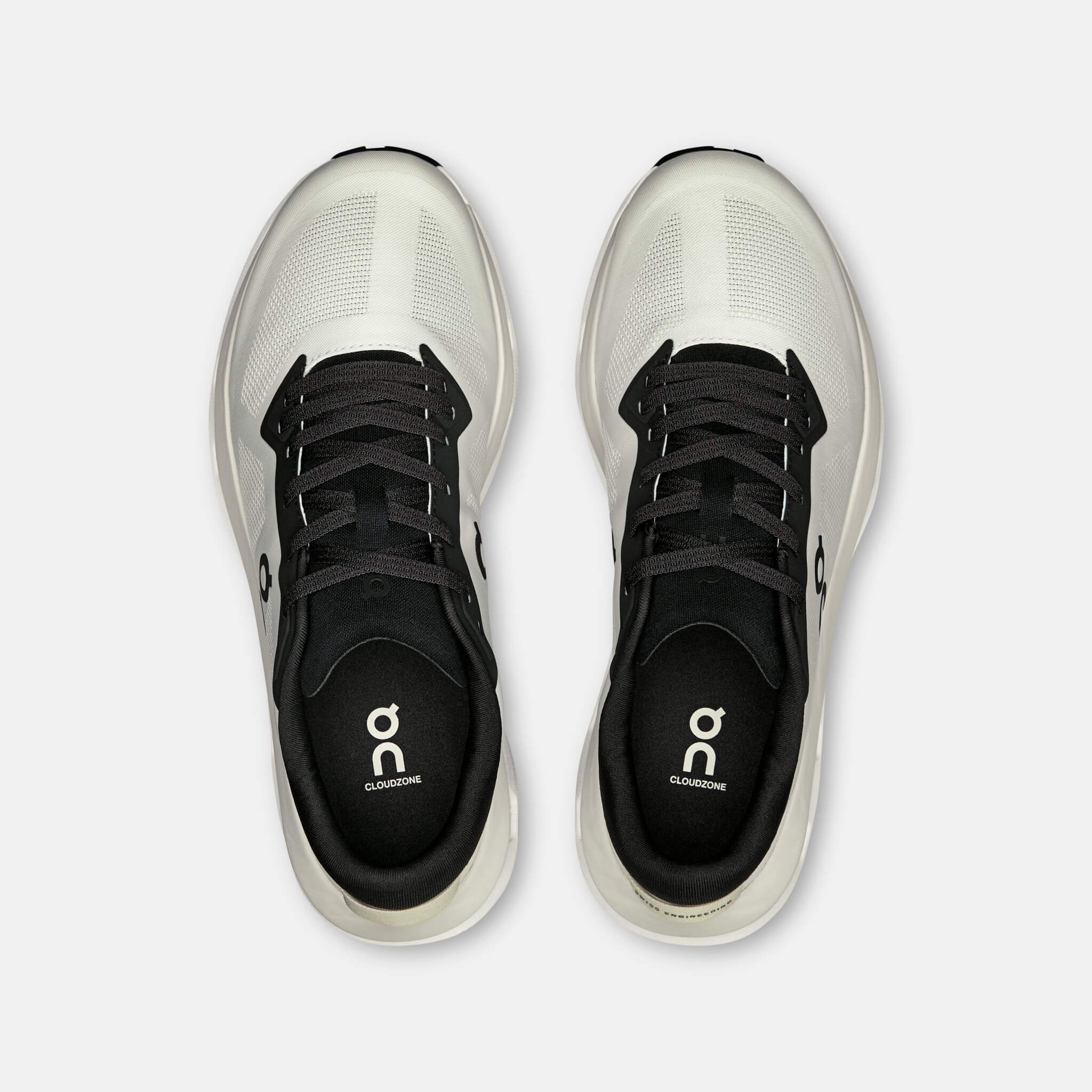 Pantofi sport casual negru-alb On Cloudzone de damă