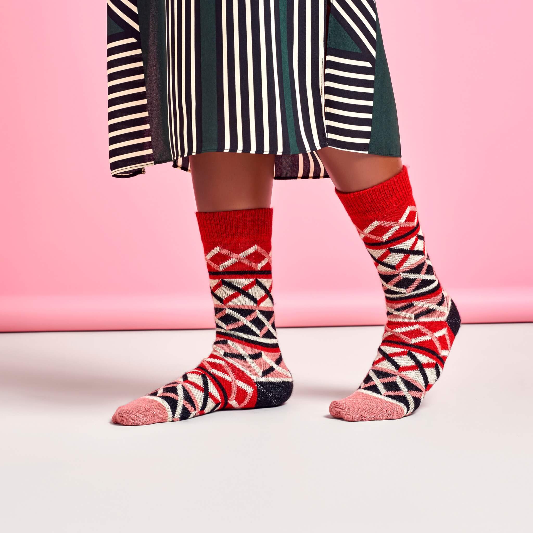 Șosete colorate (roșii) Happy Socks Ellinor de damă // colecția Hysteria