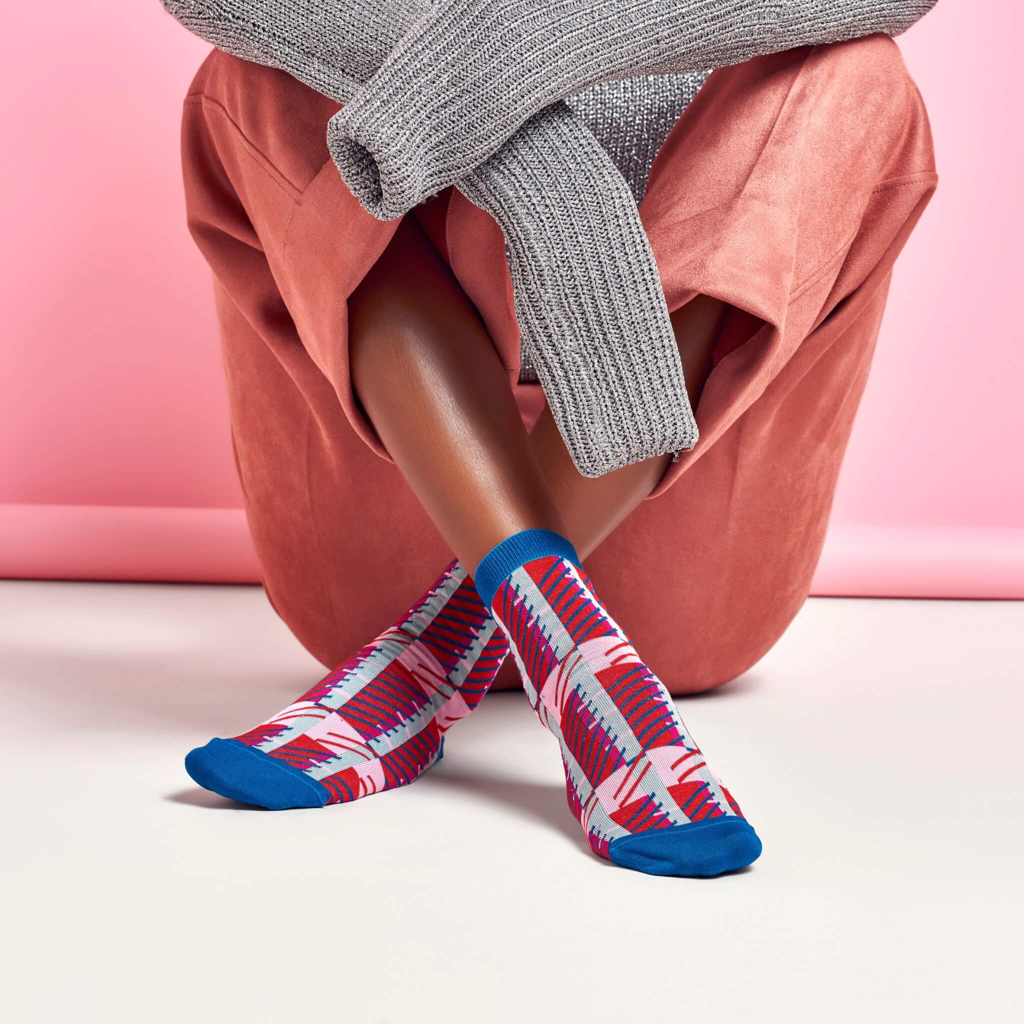 Șosete albastru-roșu Happy Socks Magda de damă // colecția Hysteria